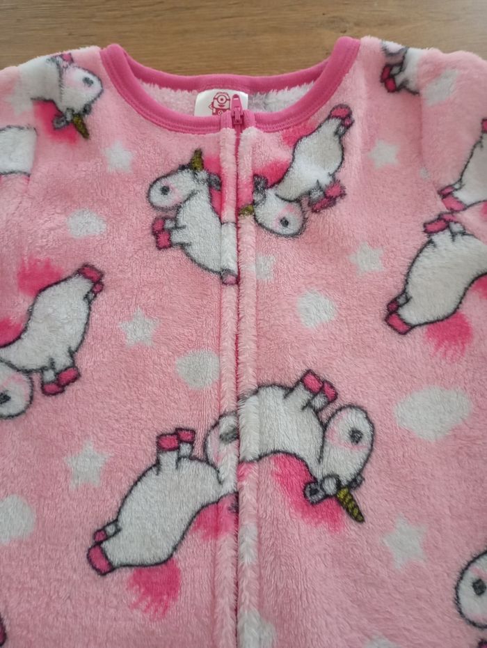 Pyjama fille en taille 4 ans comme neuf - photo numéro 2