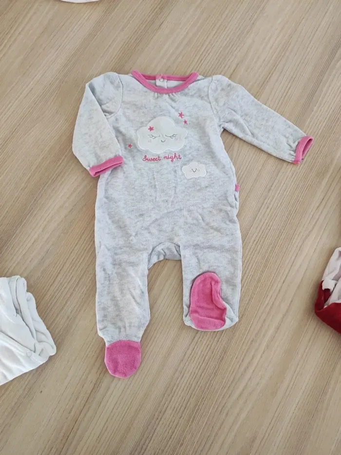 Lot 6 pyjamas 3 mois - photo numéro 2