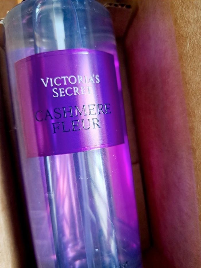 Brume parfumée Victoria's Secret neuve Cashmere Fleur. Exclusivité USA. - photo numéro 9