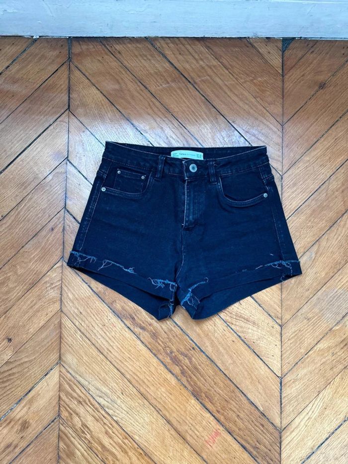Neuf short en jean noir Zara taille 34 - photo numéro 2