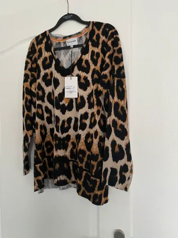 Magnifique pull Léo et Ugo