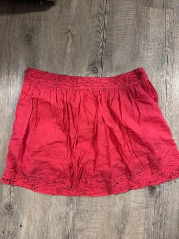 Jolie jupe rose camaïeu taille 42 broderie