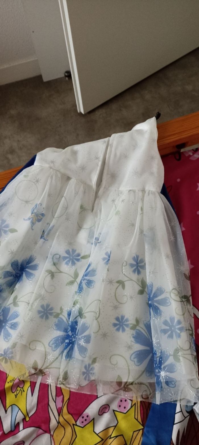 👗 blanche avec motif bleu - photo numéro 2