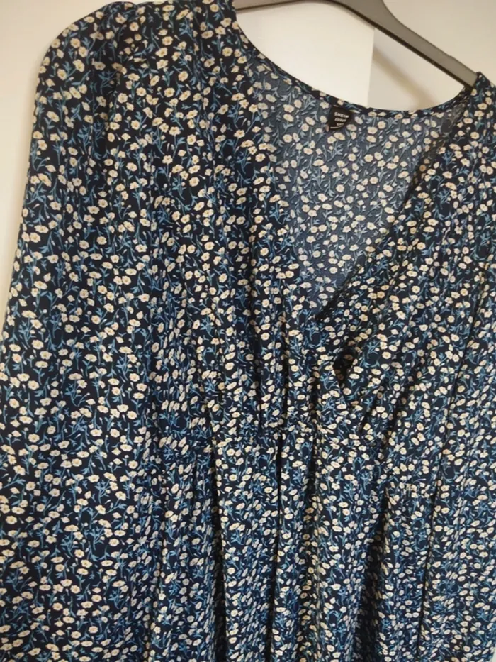Robe femme fleurs - photo numéro 2