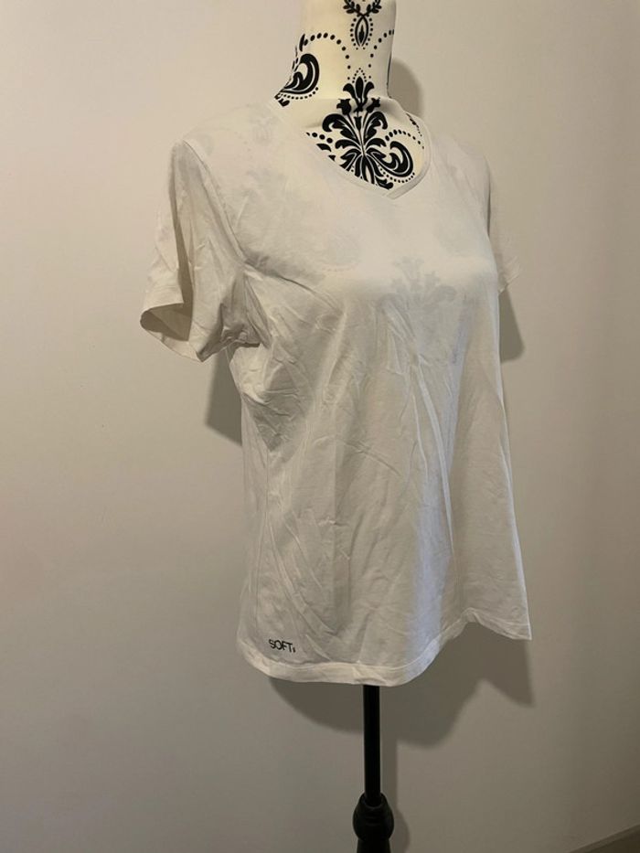 T-shirt manche courte extensible blanc col V Soft taille XL - photo numéro 2