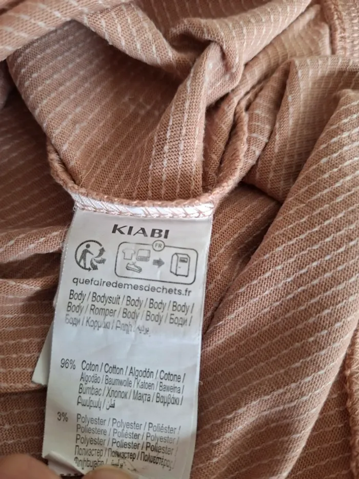 Lot composé d'une jolie robe col claudine, un body et des collants Kiabi 24 mois - photo numéro 3