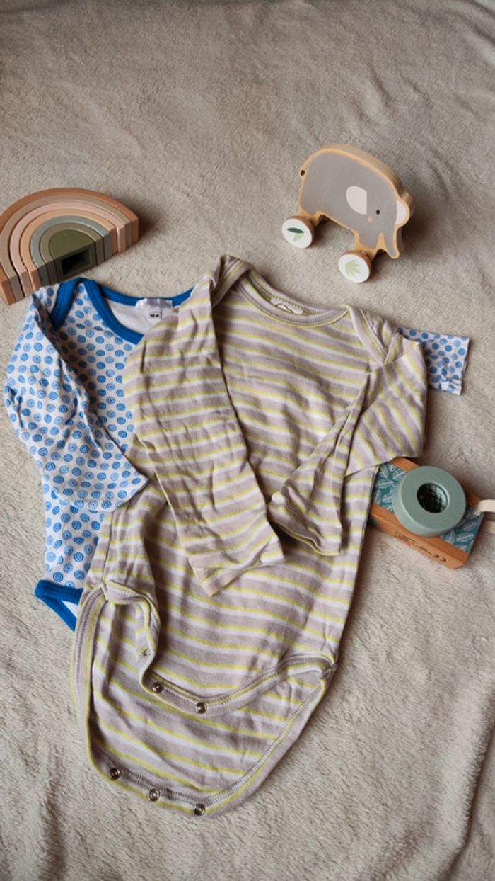 Lot 2 bodys ML 18 mois