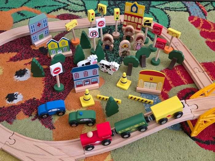 MON PREMIER TRAIN EN BOIS 80 PIÈCES GRAND CIRCUIT - photo numéro 2