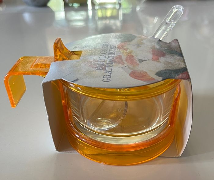 Accessoires italien distributeur de parmesan 🇮🇹 🧀 - photo numéro 3