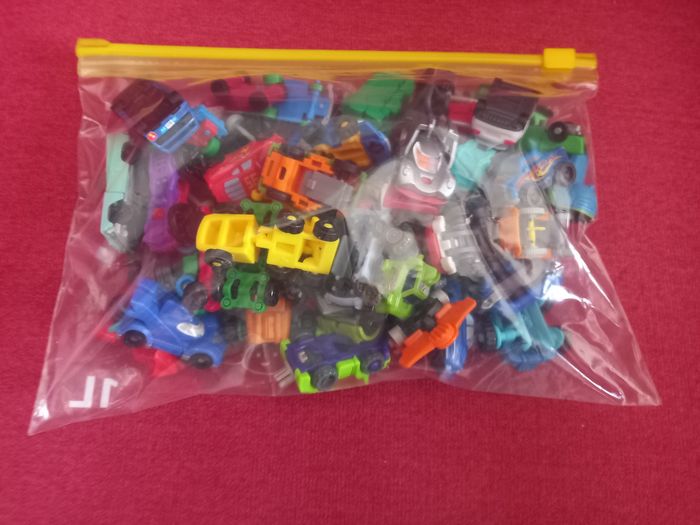 Lot de 50 véhicules kinder - photo numéro 2