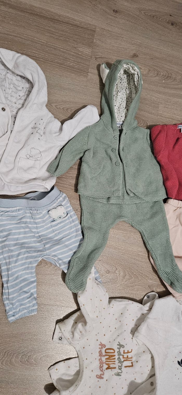 Lot vêtements bébé fille 1mois - photo numéro 7