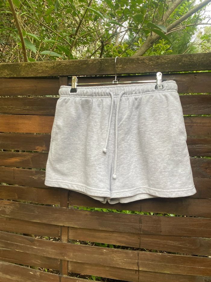 Short sportswear