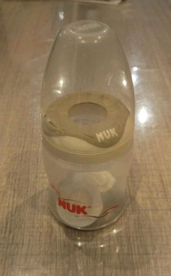 Biberon anti colique nuk