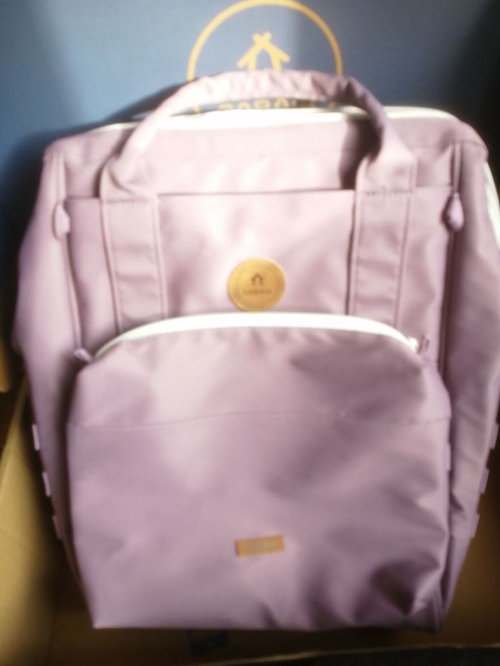 Sac a dos cabaia très bon état. Peu servi.