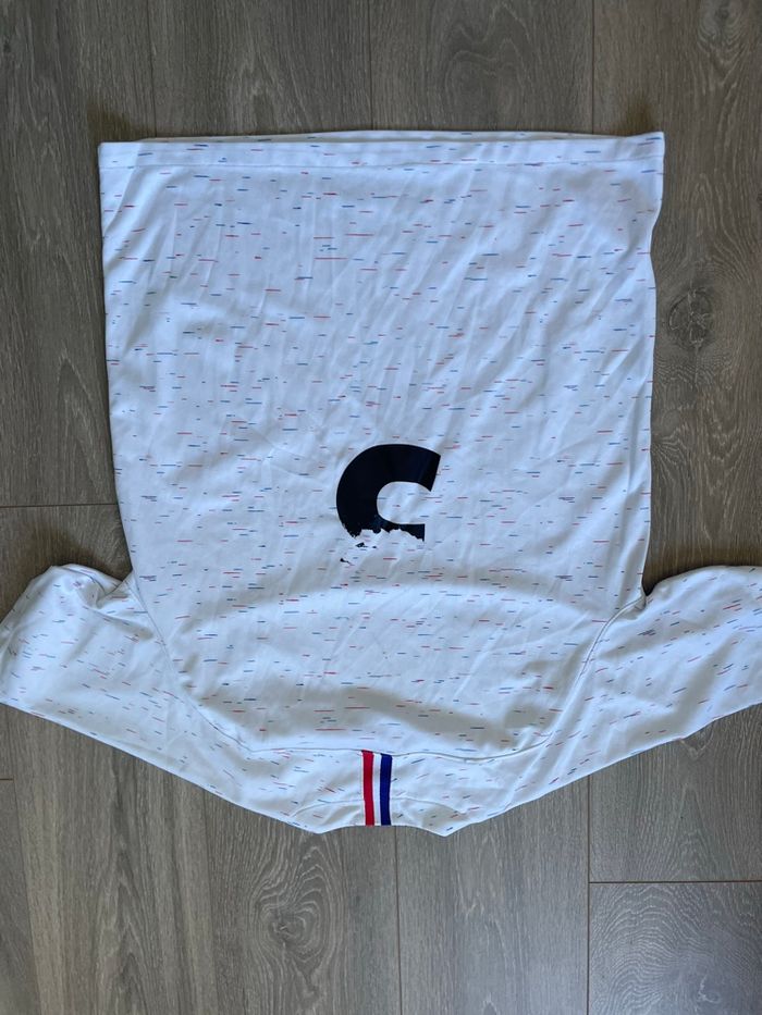 À vendre en l’état 3 maillots de football - photo numéro 2