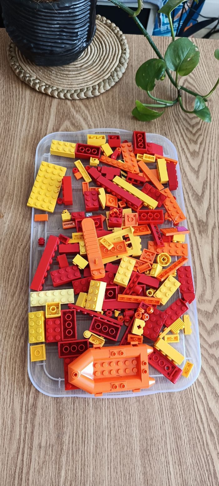 "‼️ LEGO VRAC PAS CHER – TRIÉ PAR COULEUR – ÇA PART VITE ‼️" - photo numéro 2