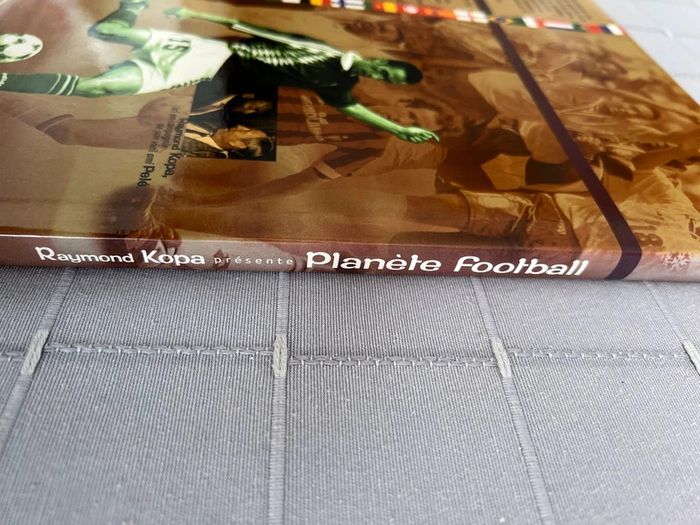Livre Planète Football - photo numéro 3