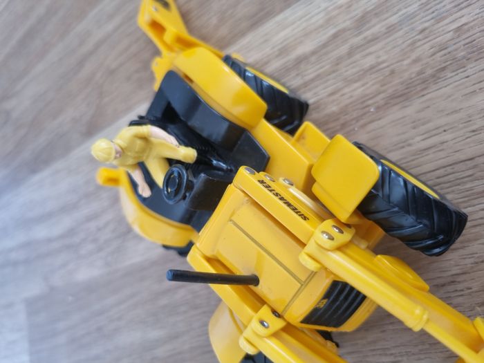 Tractopelle - photo numéro 2