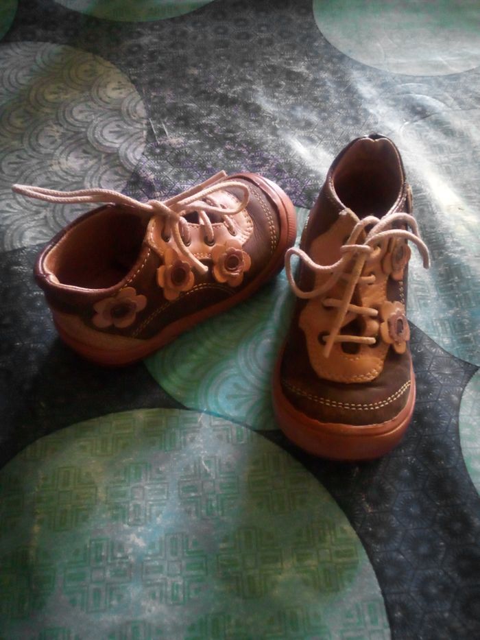 Chaussures pointure 19