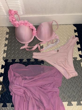 Lot/ensemble 3 pièces bikini rose + cache maillot (paréo)