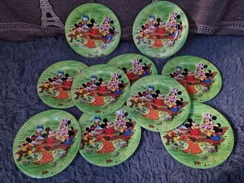 Lot 10 assiettes cartonné Mickey