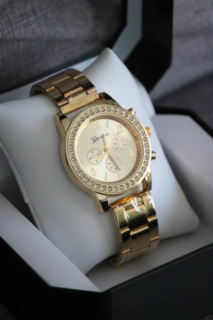 Montre élégante , dorée, marque Geneva + 3 bracelets offerts - photo numéro 17