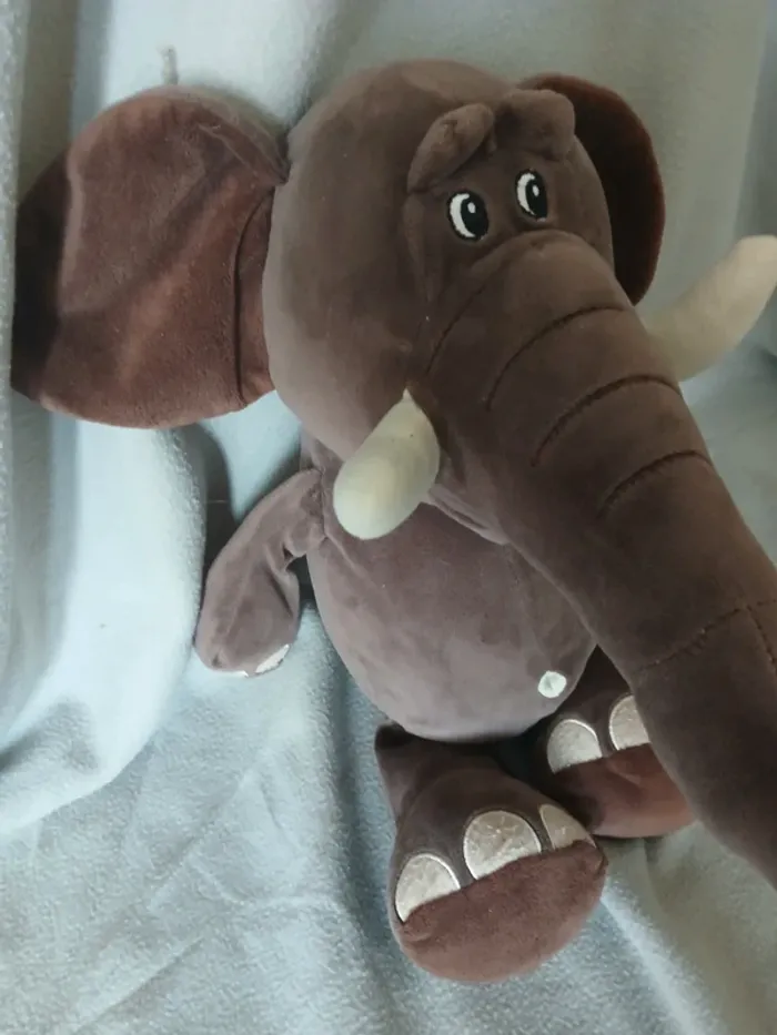 Peluche éléphant - photo numéro 3