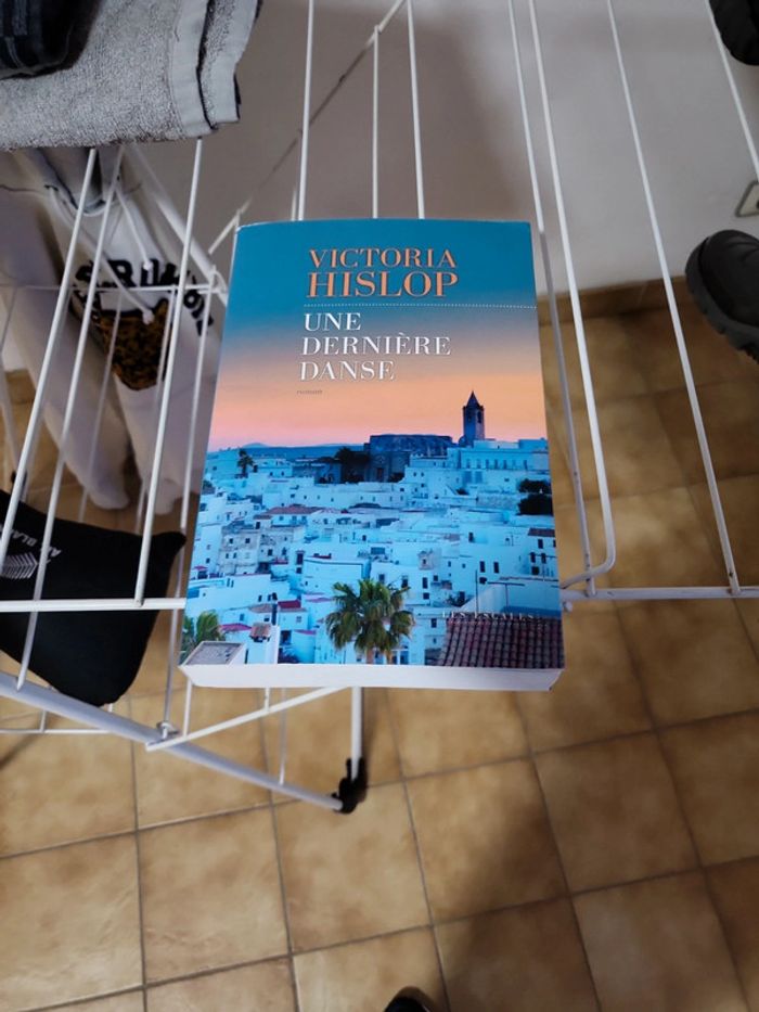 Livre Victoria hislop une dernière danse