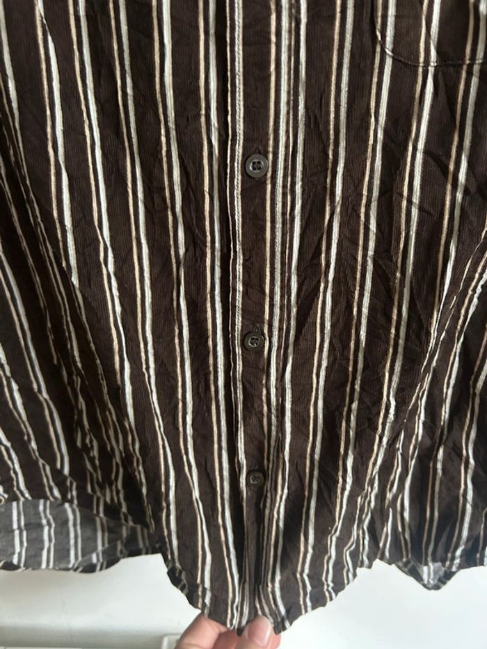 Jolie chemise style velours à rayures marron • Armand Thiery • Taille XL/42 - photo numéro 3