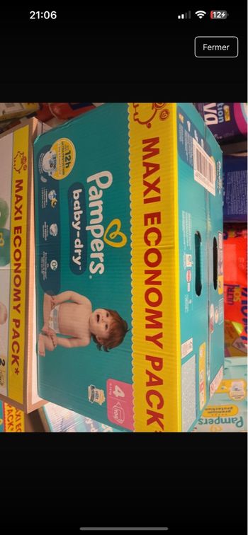 108 couches Pampers taille 4