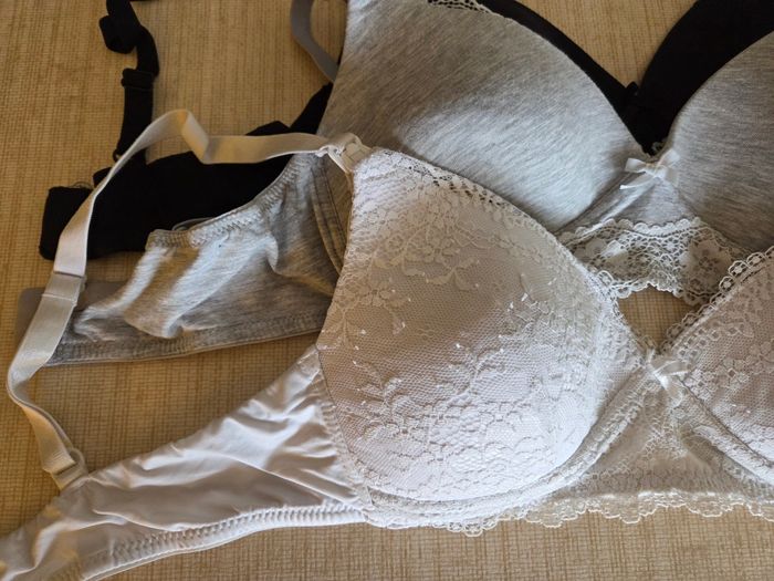 Lot 3 soutien gorge allaitement 80B
H&M - photo numéro 2