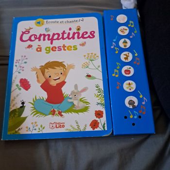 Livre comptines   à  gestes 