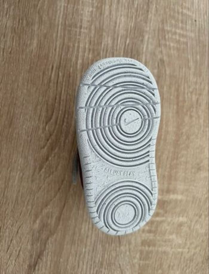 Nike baskets bébé taille 19,5 / 10 cm - neuves avec boîte - photo numéro 3