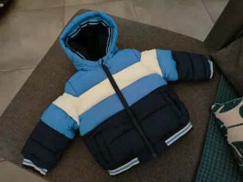 Doudoune bleu et blanche