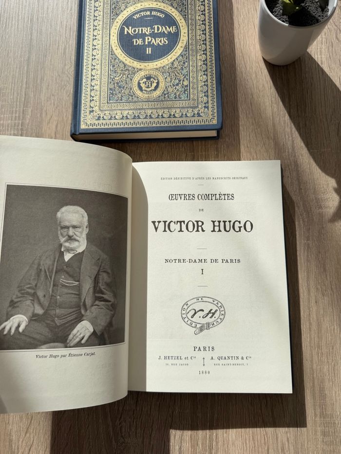 Livres tome 1 et 2 « Notre-Dame de Paris » Victor Hugo - photo numéro 4
