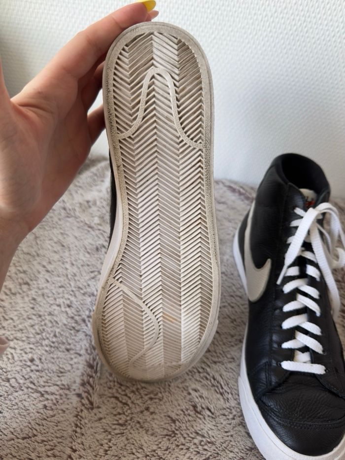 Basket modèle Blazer noir et blanc pointure 43 - Nike - photo numéro 5