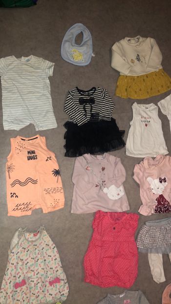 divers article bebe fille/garcon 6mois 12mois 4/5ans