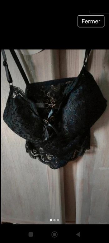Croc top dentelle noire