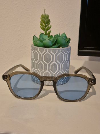 Lunettes de soleil à verres bleus