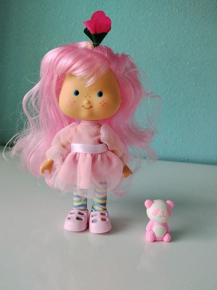 Poupée charlotte aux fraises