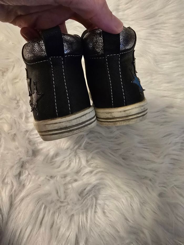 🩷🩷🩷🩷 superbes Baskets fille pointure 27 🩷🩷🩷🩷 - photo numéro 3