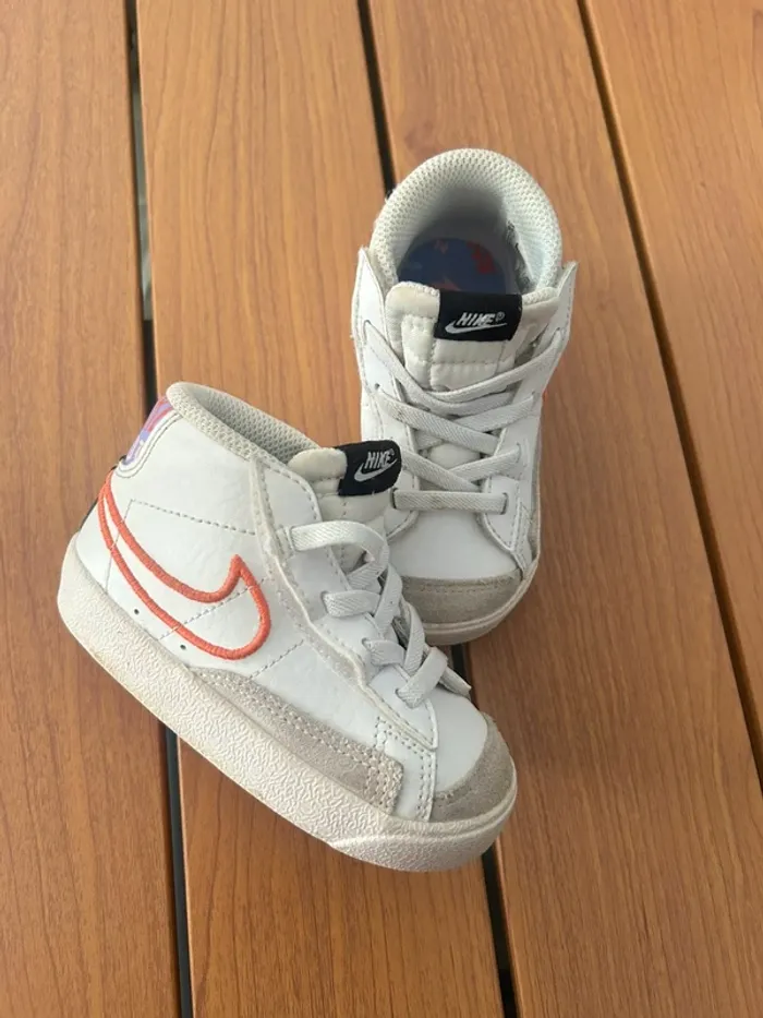 Baskets Nike fille Blazer Mid 77 taille 22 - photo numéro 3