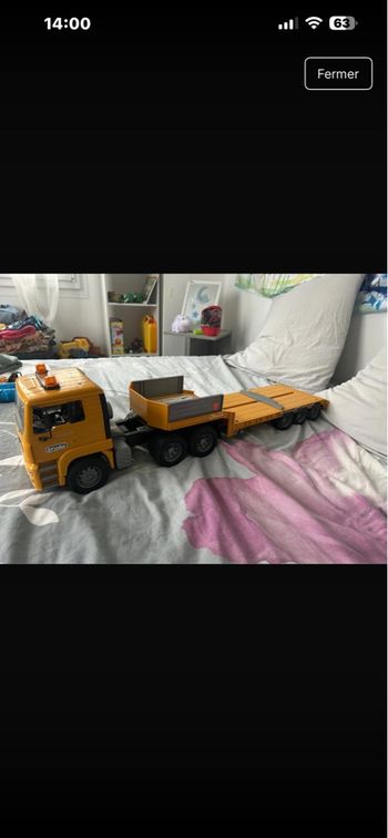 Gros camion jouet 