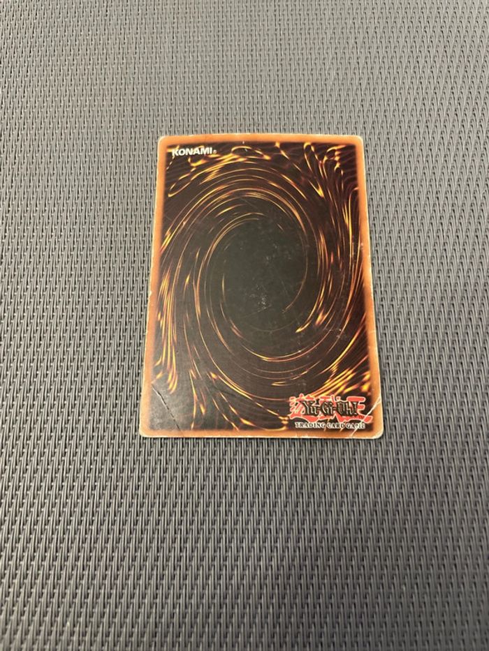 carte Yu-Gi-Oh Blue-Eyes White Dragon SDK-001 - photo numéro 2