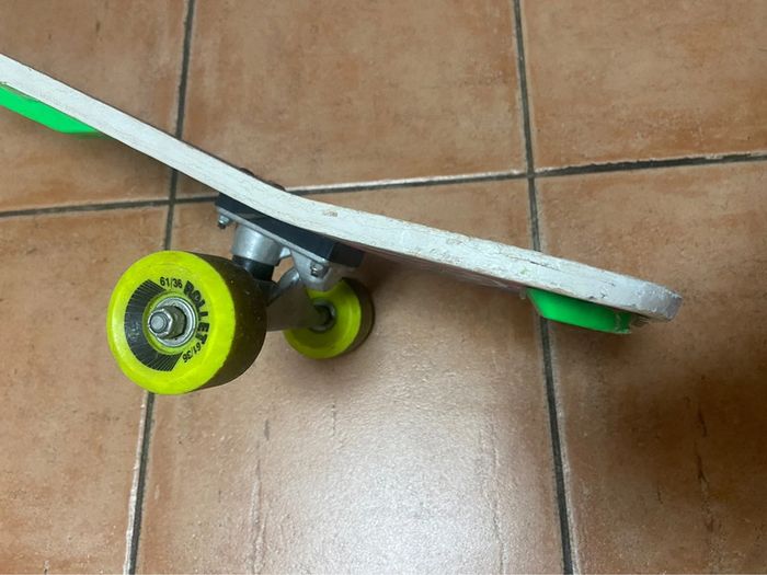 Skateboard planche a roulette - photo numéro 2