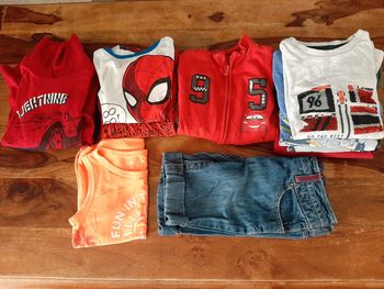 Lot de vêtements garçon 4 ans