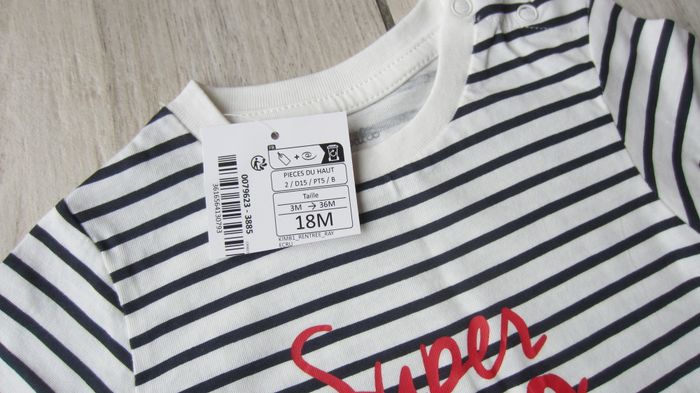 Tee shirt manches longues avec inscription : Super Héro comme papa. - photo numéro 2