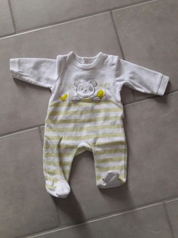 pijama velours 1mois Gémo tres bon état