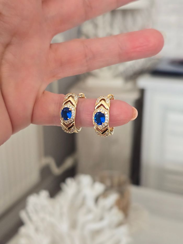 Créoles dorées avec strass bleu - photo numéro 3