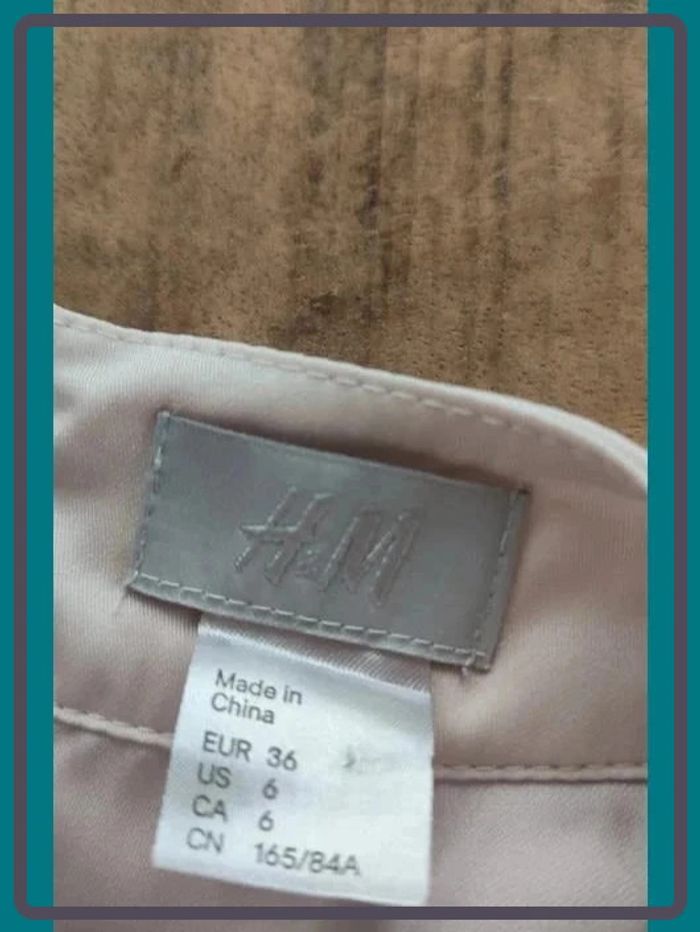 Robe taille 36 de marque H&M doublée très bon état - photo numéro 3